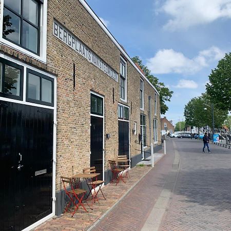 Pakhuis Aan De Haven - Bakboord Zierikzee Bagian luar foto