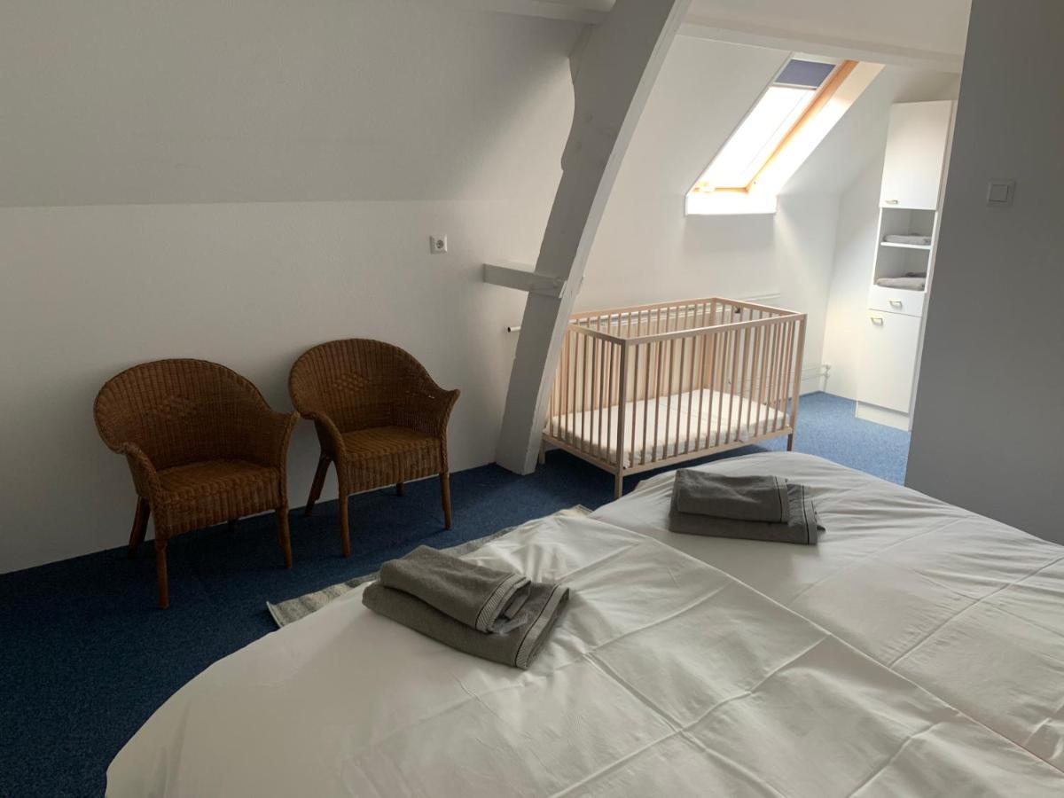 Pakhuis Aan De Haven - Bakboord Zierikzee Bagian luar foto