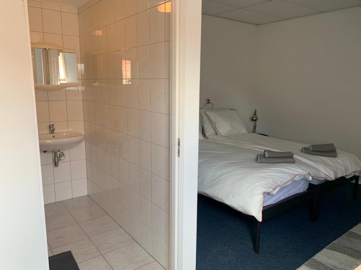 Pakhuis Aan De Haven - Bakboord Zierikzee Bagian luar foto