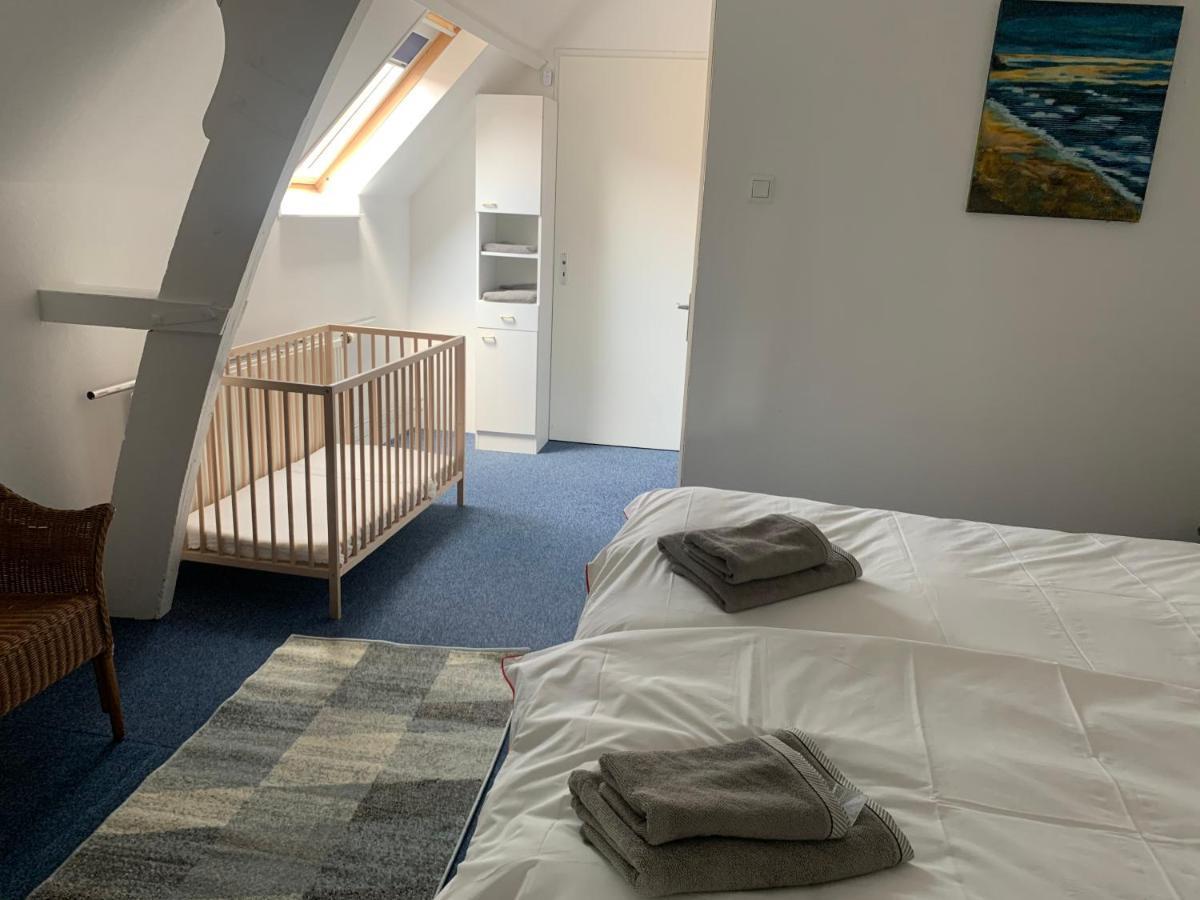 Pakhuis Aan De Haven - Bakboord Zierikzee Bagian luar foto